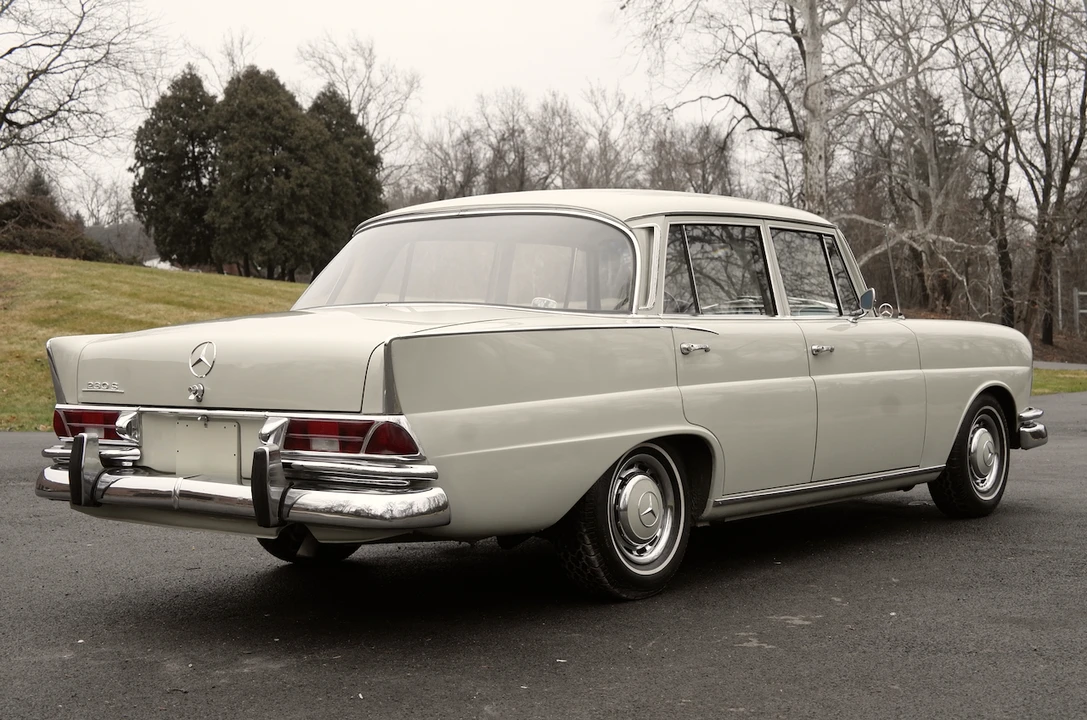 1967 Mercedes-Benz W111 Sedan - Image 28 of 31