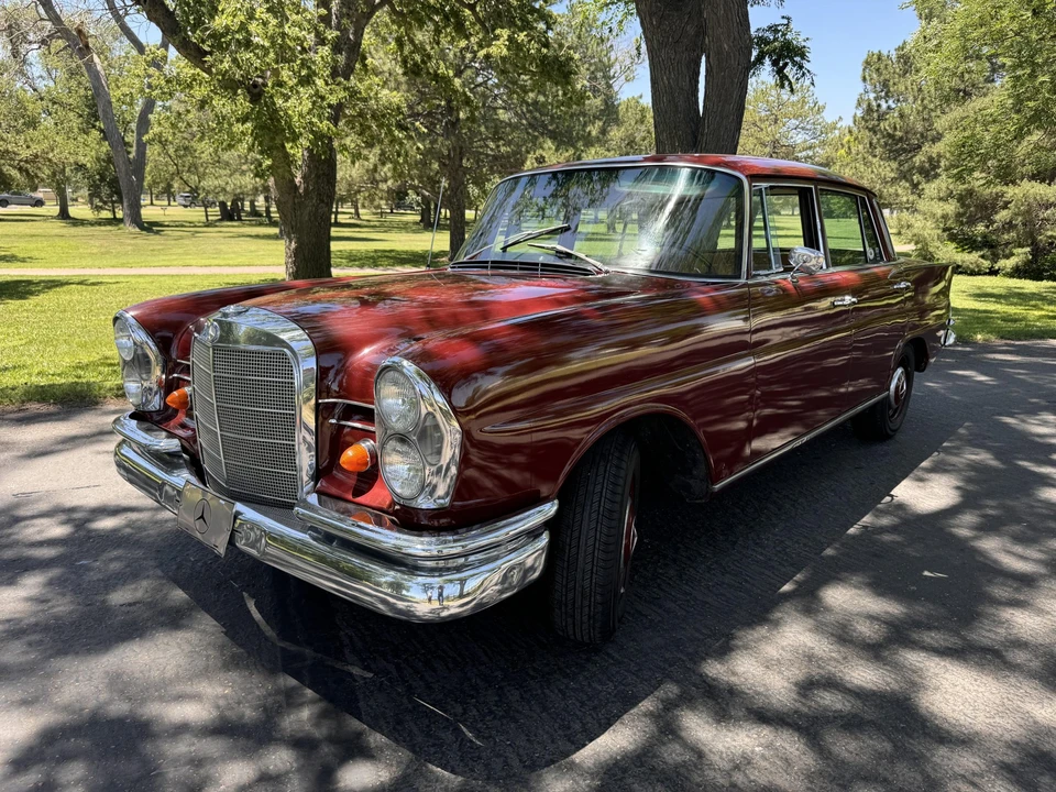 1967 Mercedes-Benz W111 Sedan - Image 10 of 31