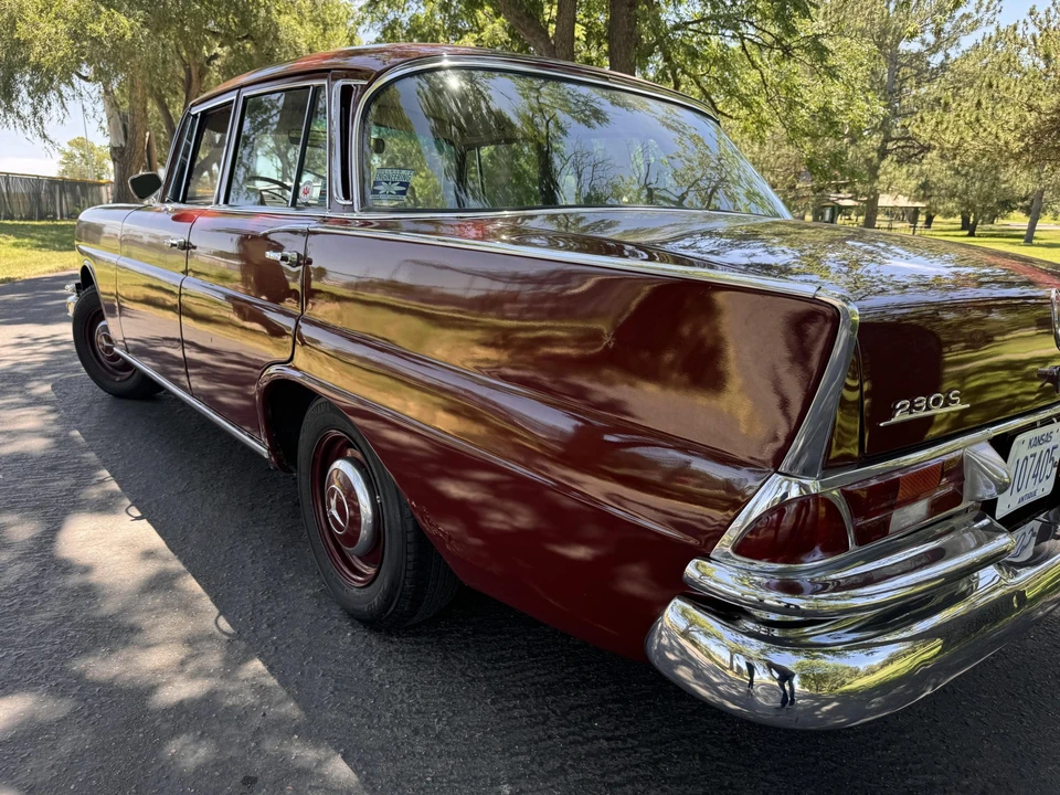 1967 Mercedes-Benz W111 Sedan - Image 16 of 31