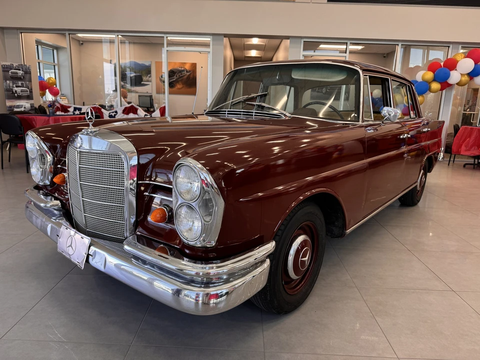 1967 Mercedes-Benz W111 Sedan - Image 8 of 31