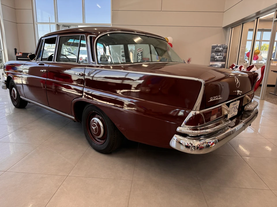 1967 Mercedes-Benz W111 Sedan - Image 6 of 31