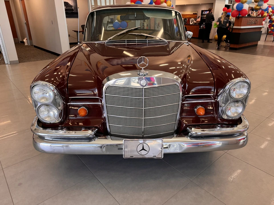 1967 Mercedes-Benz W111 Sedan - Image 9 of 31