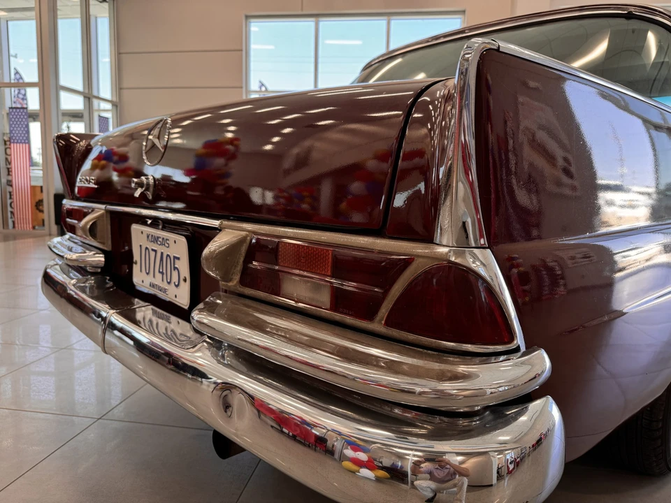 1967 Mercedes-Benz W111 Sedan - Image 23 of 31