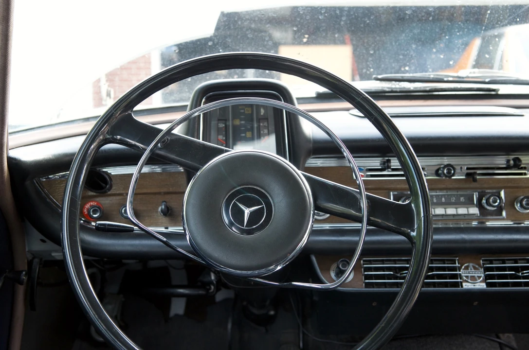 1967 Mercedes-Benz W111 Sedan - Image 21 of 31