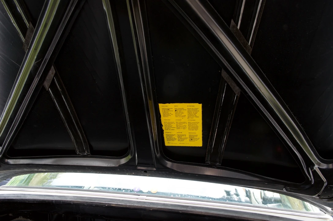 1967 Mercedes-Benz W111 Sedan - Image 30 of 31