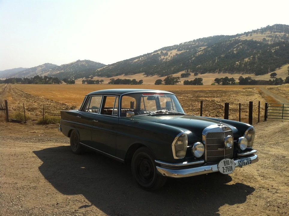 1967 Mercedes-Benz W111 Sedan - Image 3 of 31