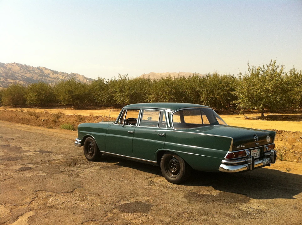 1967 Mercedes-Benz W111 Sedan - Image 4 of 31
