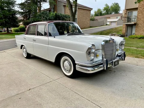 1967 Mercedes-Benz 230S Fintail S-Class
