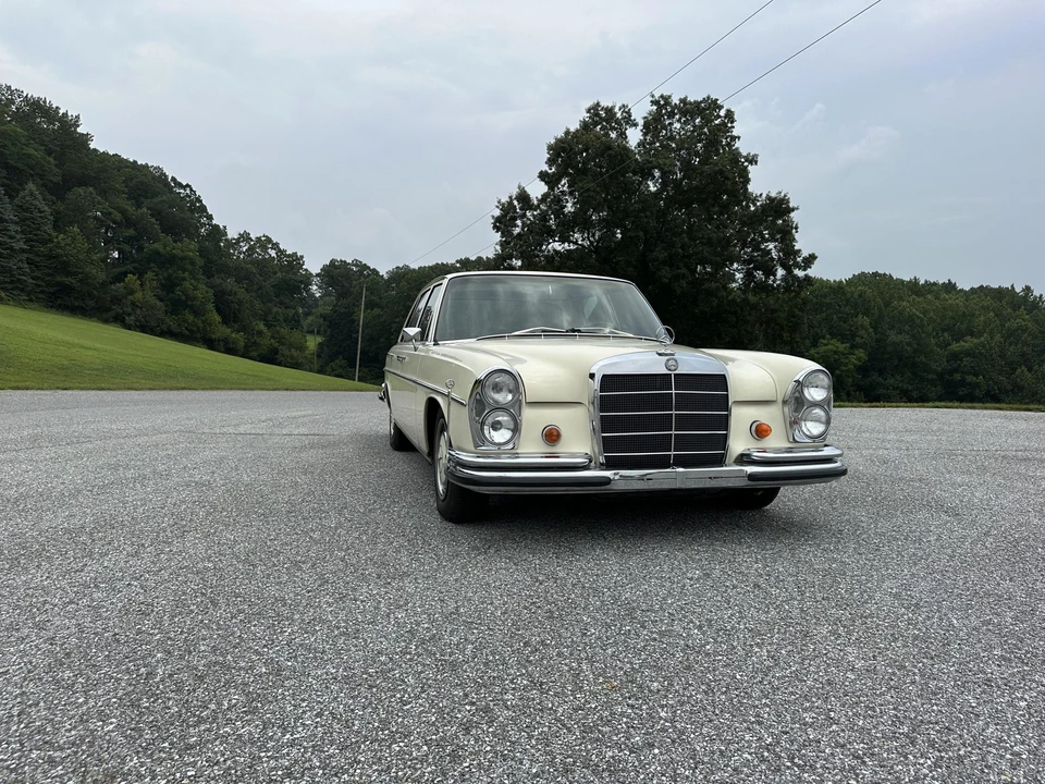 1967 Mercedes-Benz W108 & W109 - Image 16 of 31