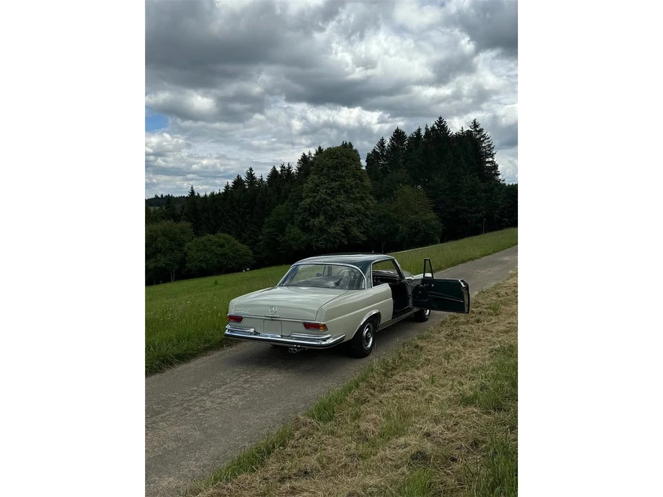 1967 Mercedes-Benz W108 & W109 - Image 2 of 10