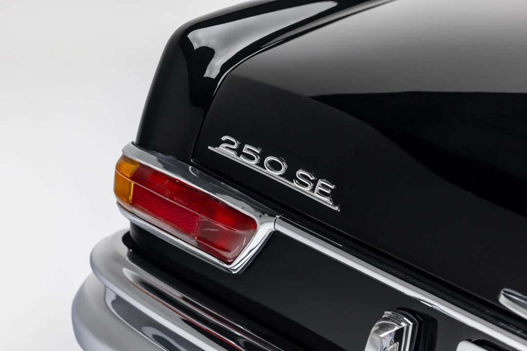 1967 Mercedes-Benz W111 Coupe - Image 25 of 31
