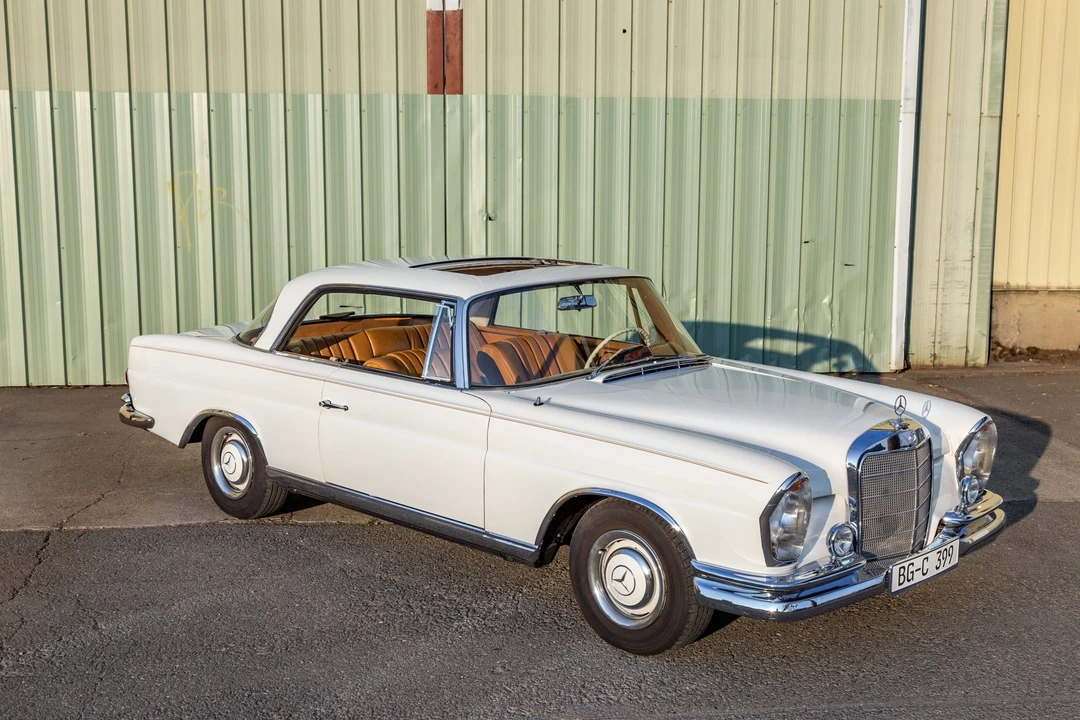 1967 Mercedes-Benz W111 Coupe - Image 8 of 31