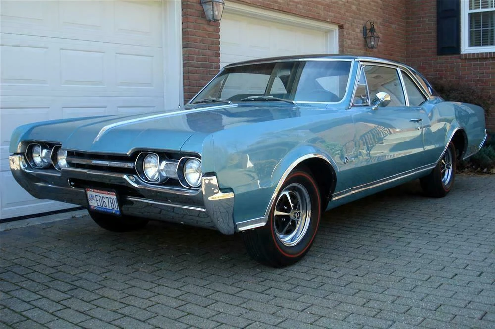1967 Oldsmobile Cutlass 2nd Gen - Image 2 of 5