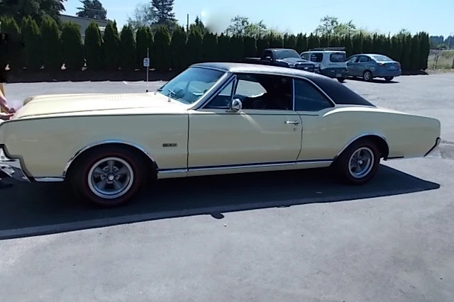 1967 Oldsmobile Cutlass Supreme - Image 5 of 5