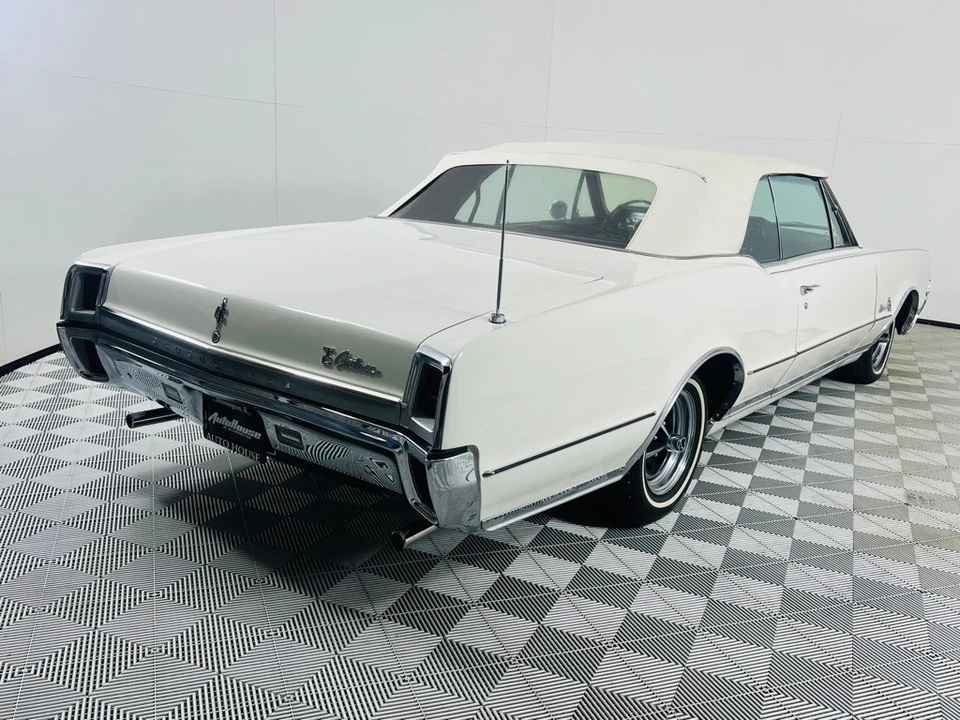 1967 Oldsmobile Cutlass Supreme - Image 10 of 12