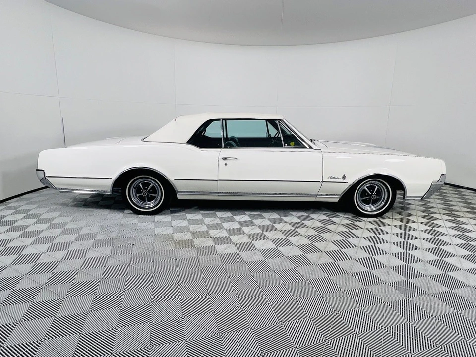 1967 Oldsmobile Cutlass Supreme - Image 6 of 12