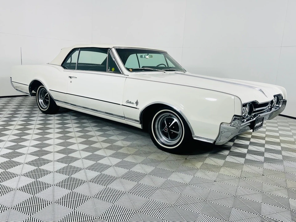 1967 Oldsmobile Cutlass Supreme - Image 4 of 12