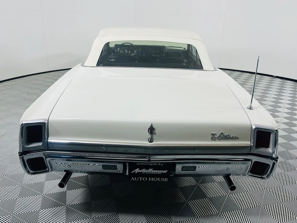 1967 Oldsmobile Cutlass Supreme - Image 11 of 12