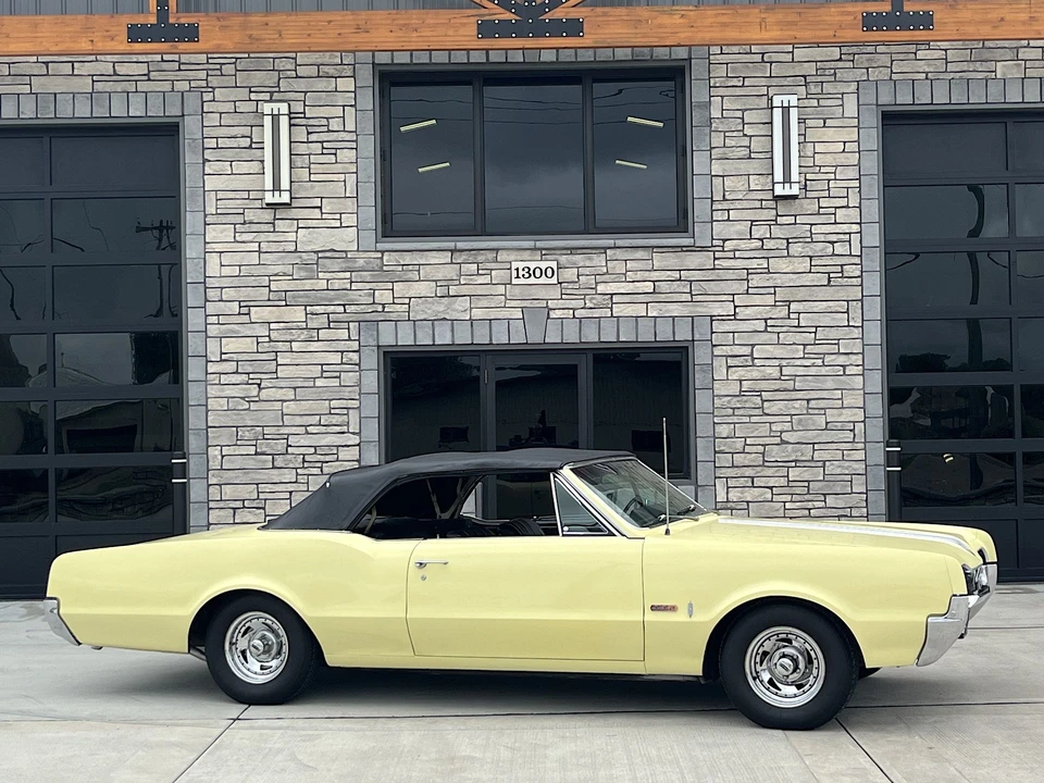 1967 Oldsmobile Cutlass Supreme - Image 2 of 31
