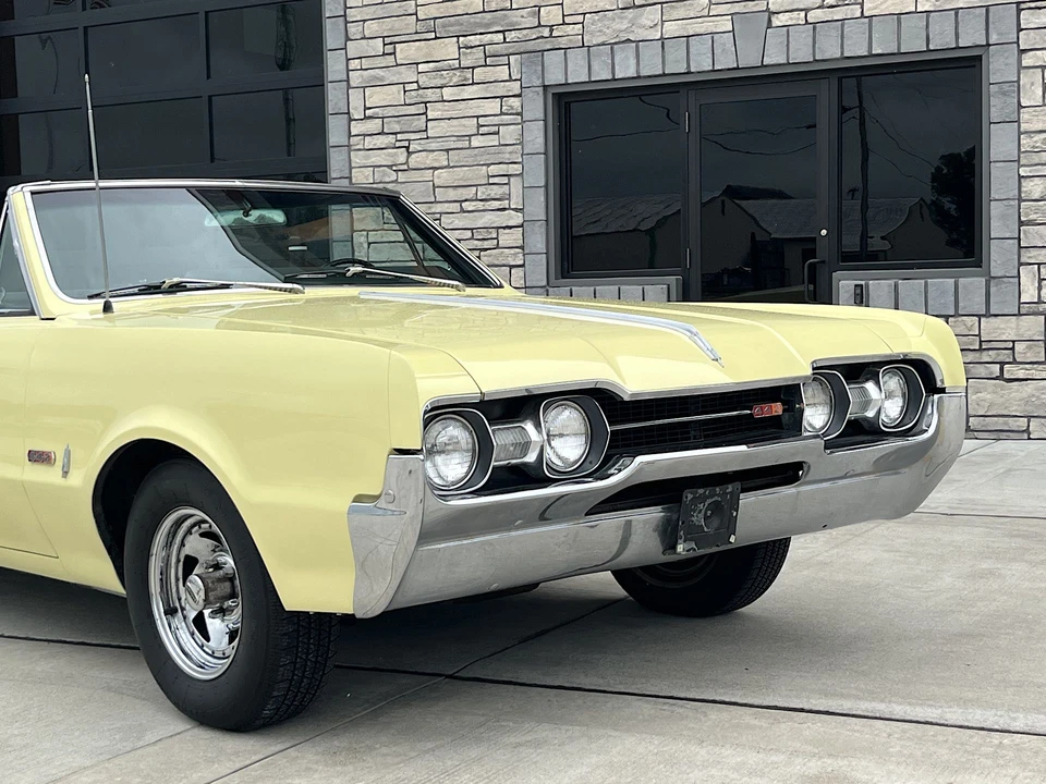 1967 Oldsmobile Cutlass Supreme - Image 23 of 31
