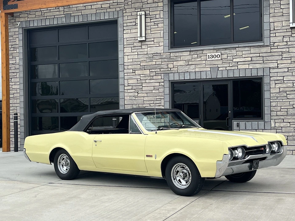 1967 Oldsmobile Cutlass Supreme - Image 11 of 31