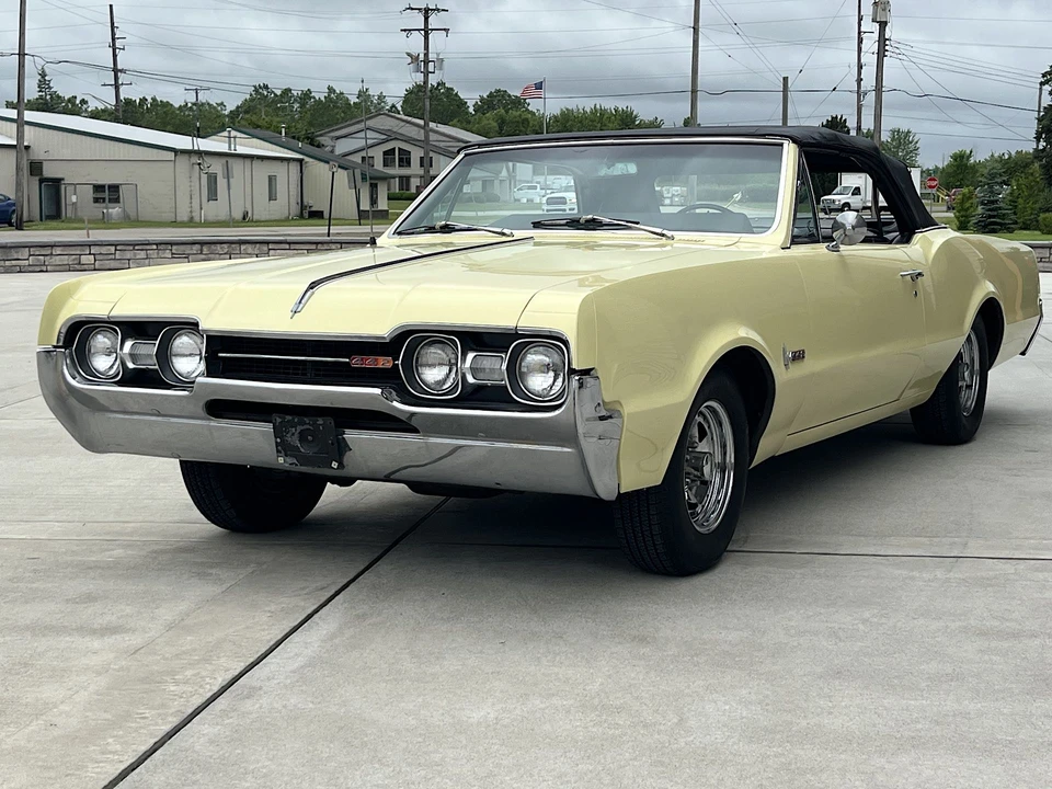 1967 Oldsmobile Cutlass Supreme - Image 9 of 31