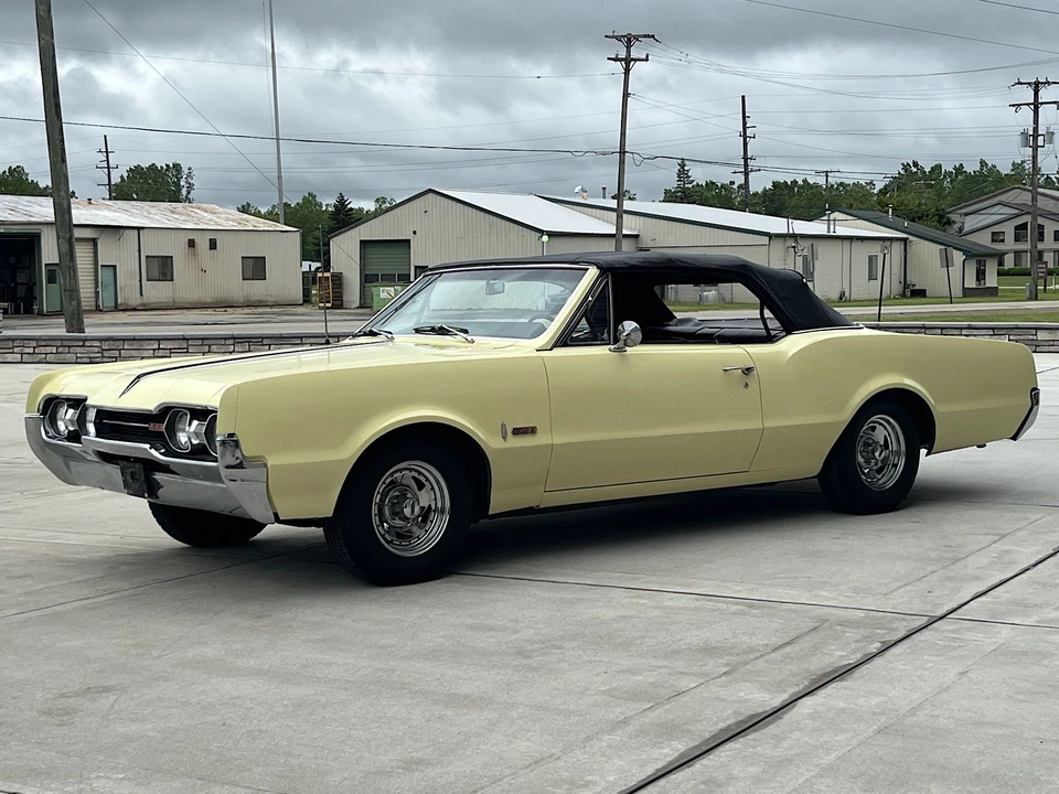 1967 Oldsmobile Cutlass Supreme - Image 8 of 31