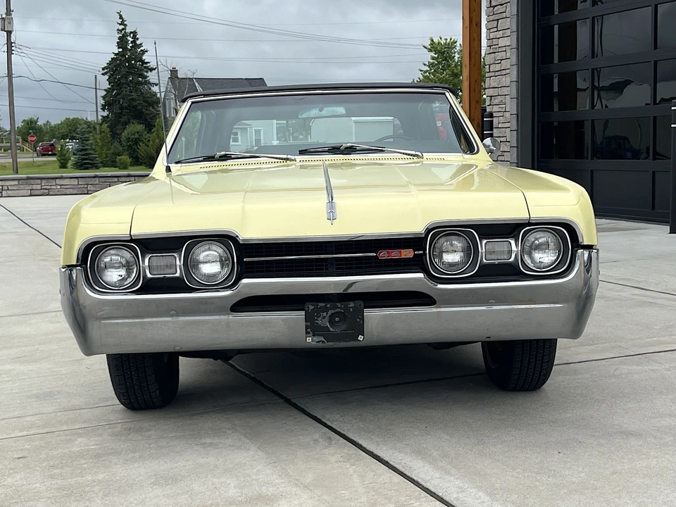 1967 Oldsmobile Cutlass Supreme - Image 10 of 31