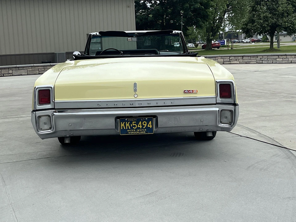 1967 Oldsmobile Cutlass Supreme - Image 15 of 31