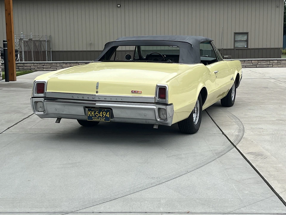 1967 Oldsmobile Cutlass Supreme - Image 5 of 31