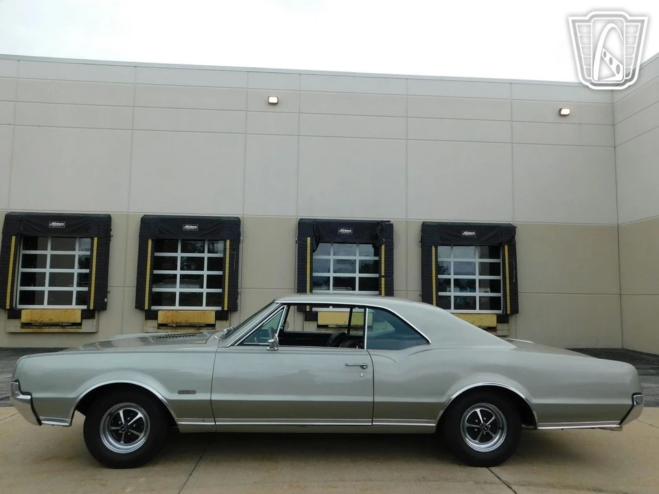 1967 Oldsmobile 442 1st Gen - Image 11 of 12