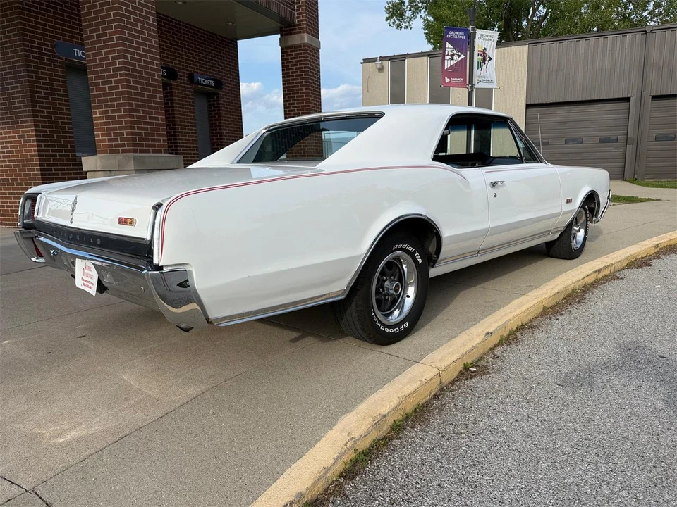 1967 Oldsmobile 442 1st Gen - Image 6 of 12