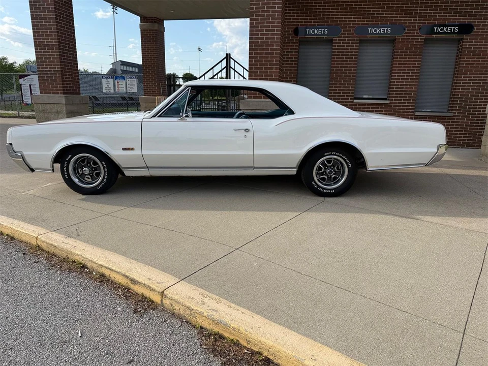 1967 Oldsmobile 442 1st Gen - Image 4 of 12