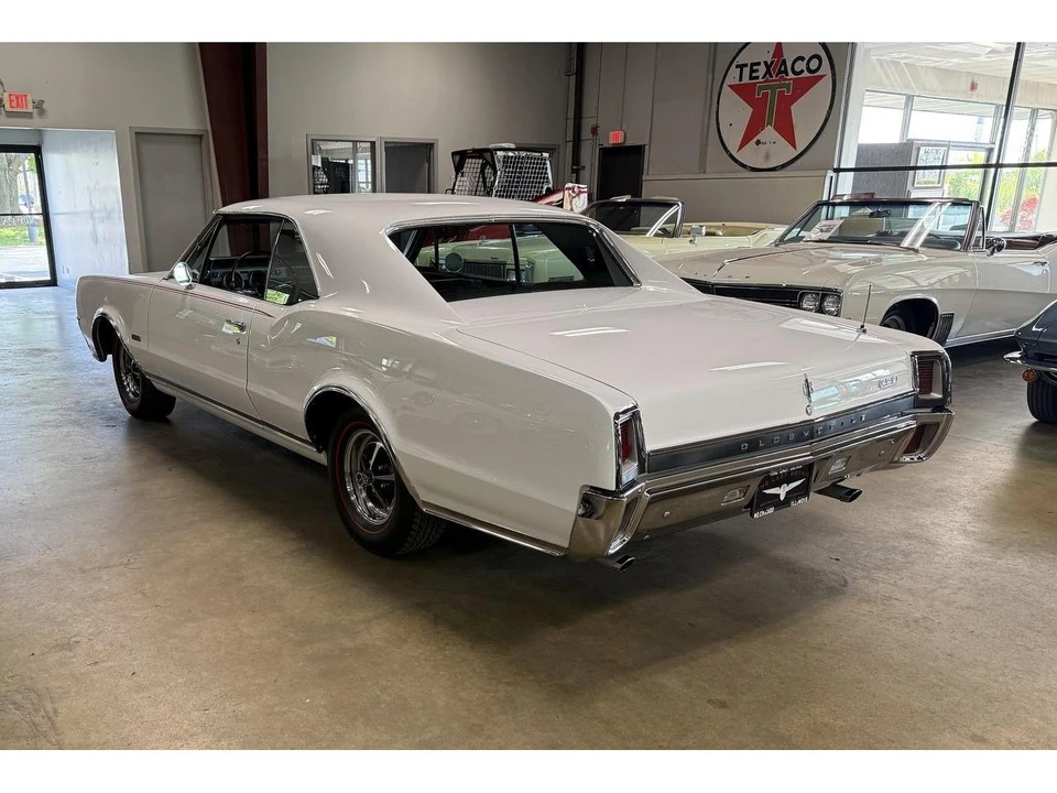 1967 Oldsmobile 442 1st Gen - Image 16 of 31