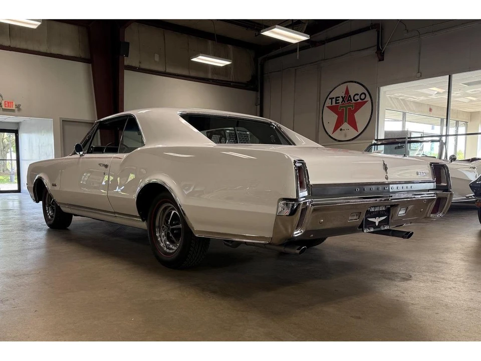 1967 Oldsmobile 442 1st Gen - Image 15 of 31