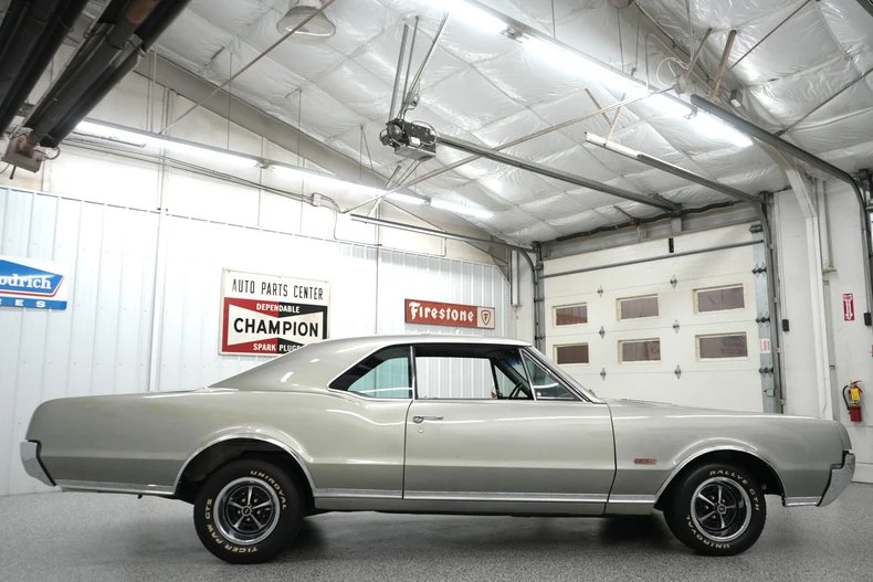 1967 Oldsmobile 442 1st Gen - Image 19 of 31