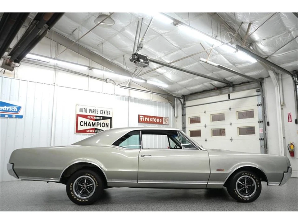 1967 Oldsmobile 442 1st Gen - Image 18 of 31