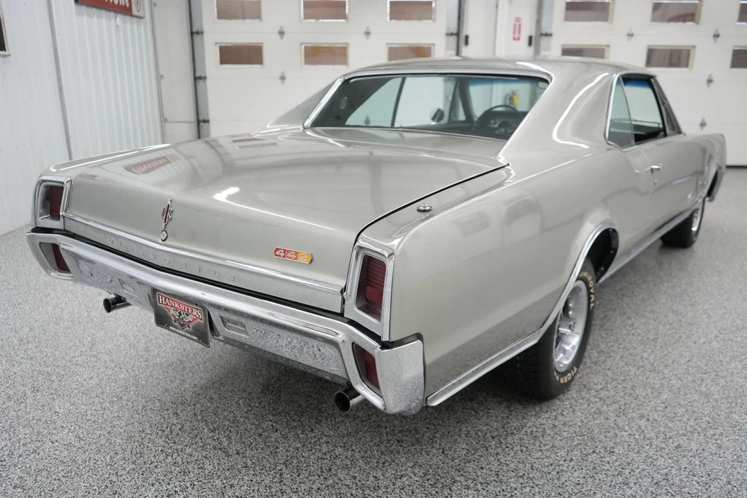 1967 Oldsmobile 442 1st Gen - Image 16 of 31