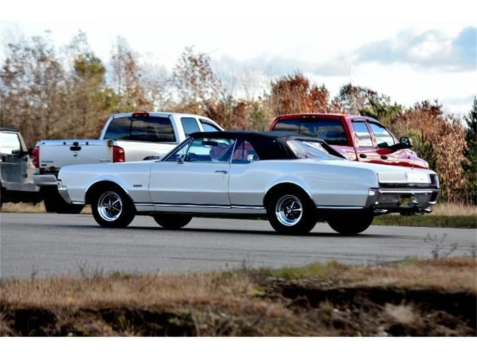 1967 Oldsmobile 442 1st Gen - Image 14 of 31