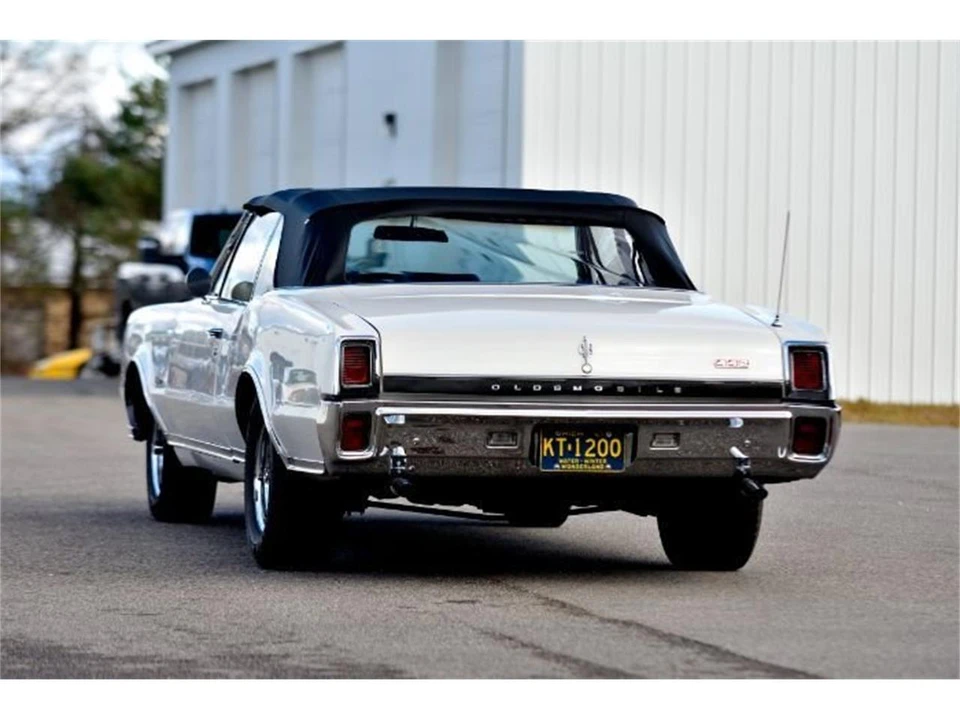 1967 Oldsmobile 442 1st Gen - Image 11 of 31