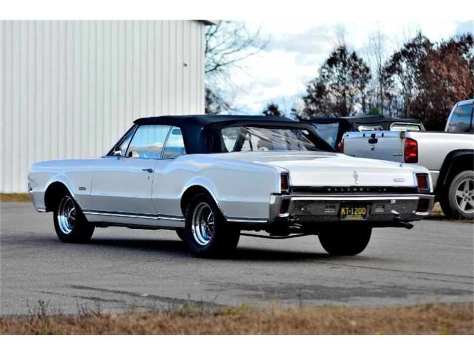 1967 Oldsmobile 442 1st Gen - Image 10 of 31