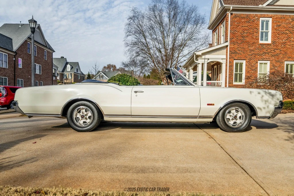 1967 Oldsmobile 442 1st Gen - Image 9 of 12