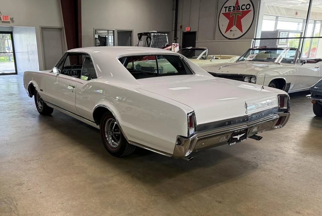 1967 Oldsmobile 442 1st Gen - Image 25 of 31