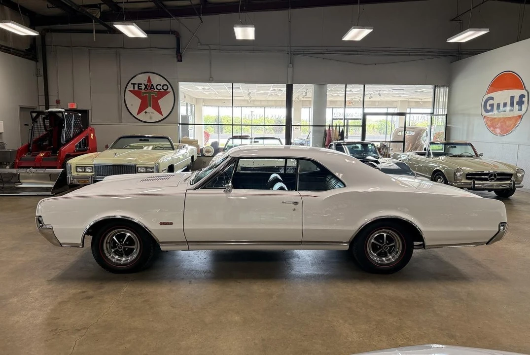 1967 Oldsmobile 442 1st Gen - Image 23 of 31