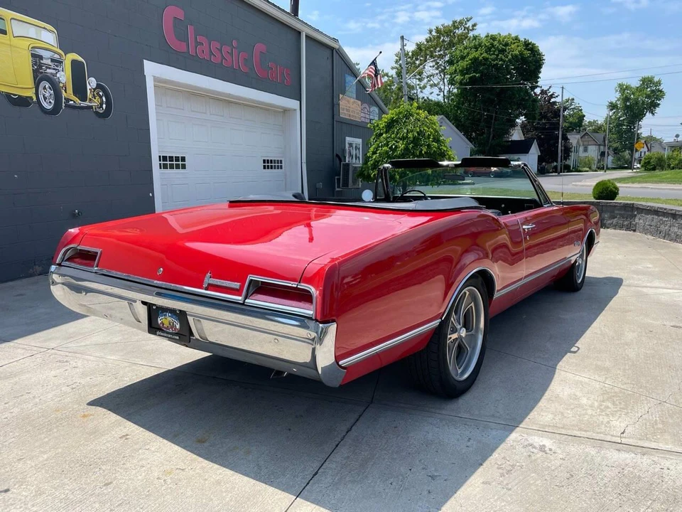 1967 Oldsmobile 88 - Image 9 of 31