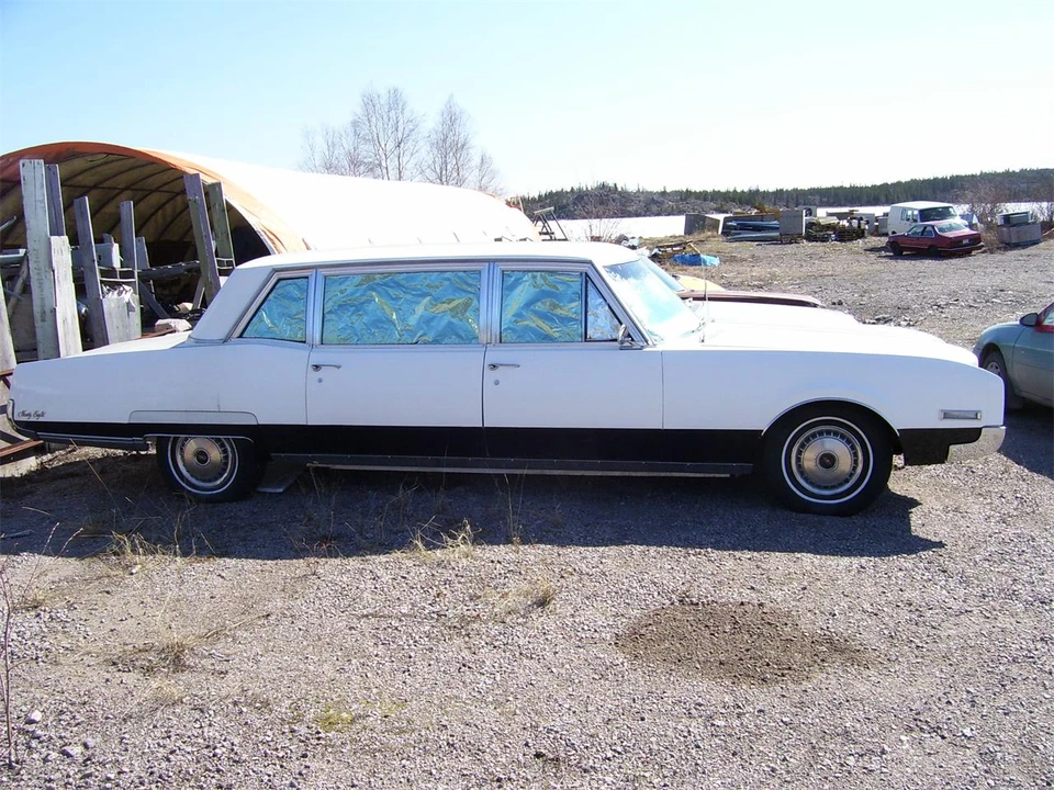 1967 Oldsmobile 98 - Image 3 of 14