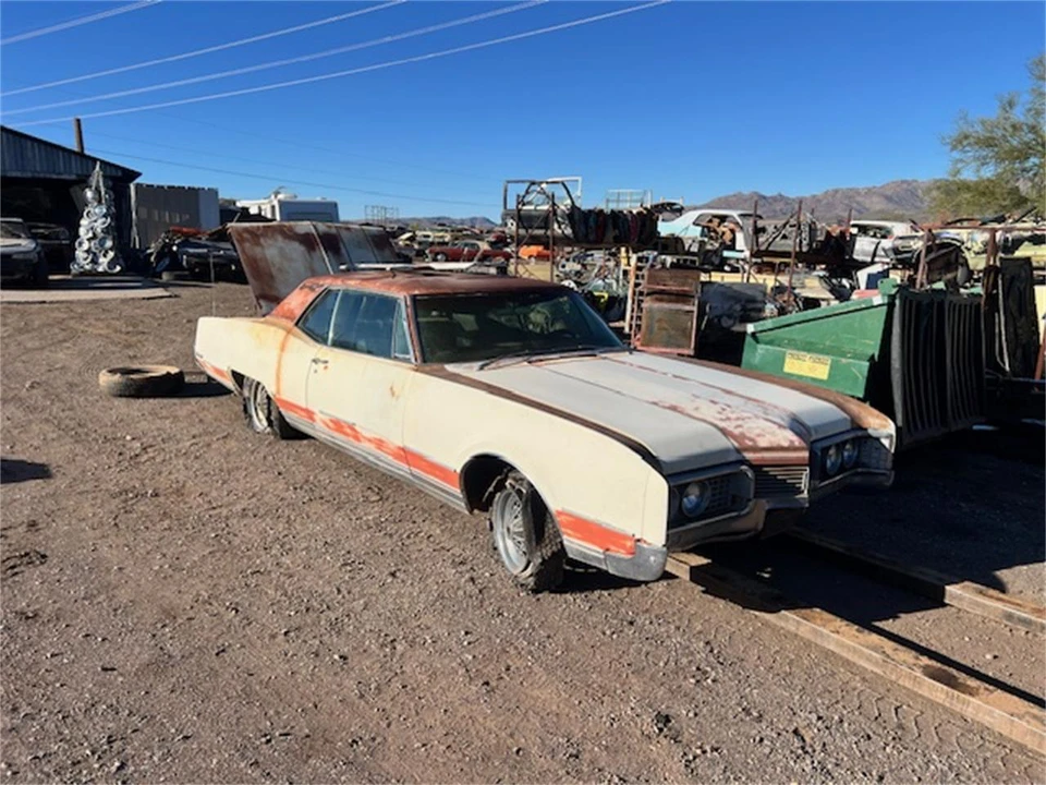 1967 Oldsmobile 98 - Image 2 of 13