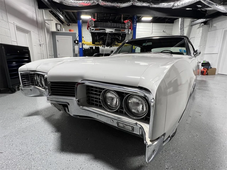 1967 Oldsmobile 98 - Image 3 of 31