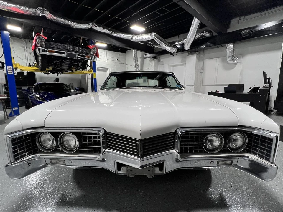 1967 Oldsmobile 98 - Image 5 of 31