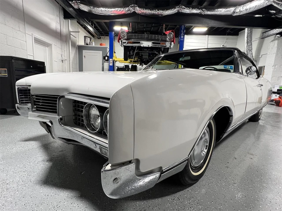 1967 Oldsmobile 98 - Image 9 of 31